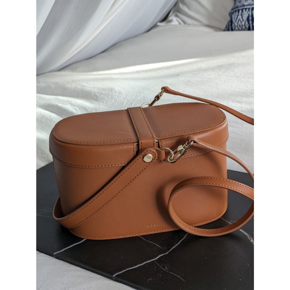 Italian Leather Tan Picnic Bag | Ora Era OS - Picture 1 of 9